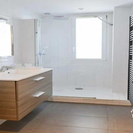 Apartment Modern - 2br-4p- Canal Saint-martin Paris
